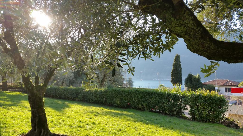 Villa Leilani B&B Sale Marasino Extérieur photo